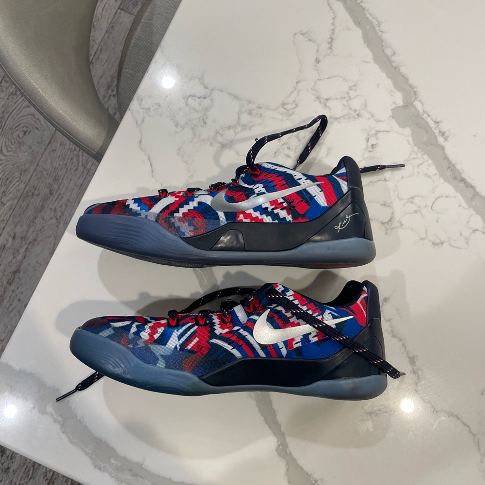 Nike Kobe 9 Basketball Shoes - Picture 2 of 7